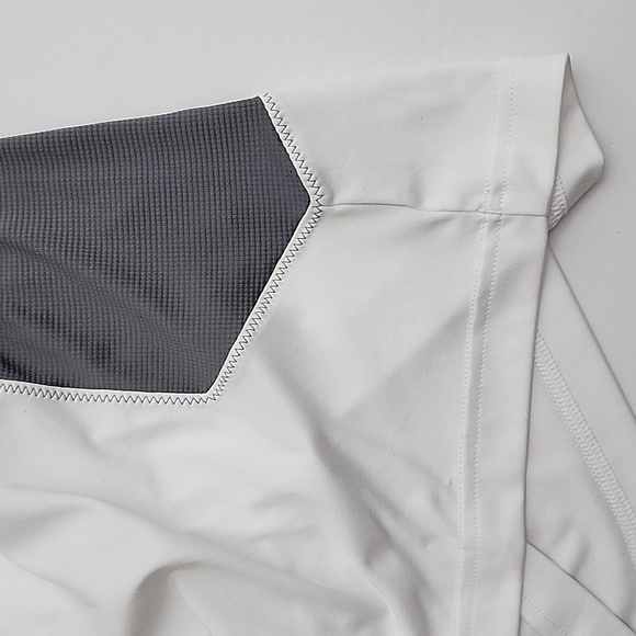 ⭐️3/ $30⭐️ Under Armour Men's Loose Heatgear White T-Shirt Short Sleeves Size S - Picture 7 of 9